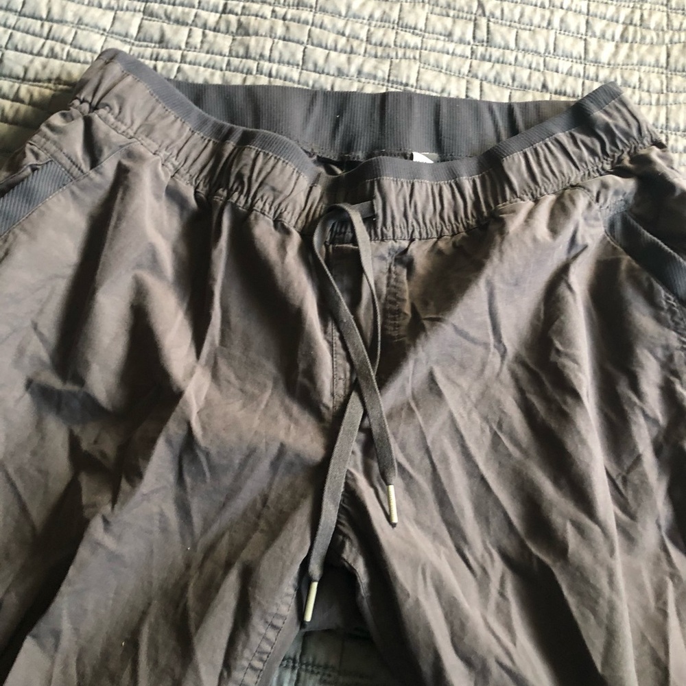 Marmot Gray Jogger Pants. Climbing pants. Woman’s Cropped camping, hiking pants.